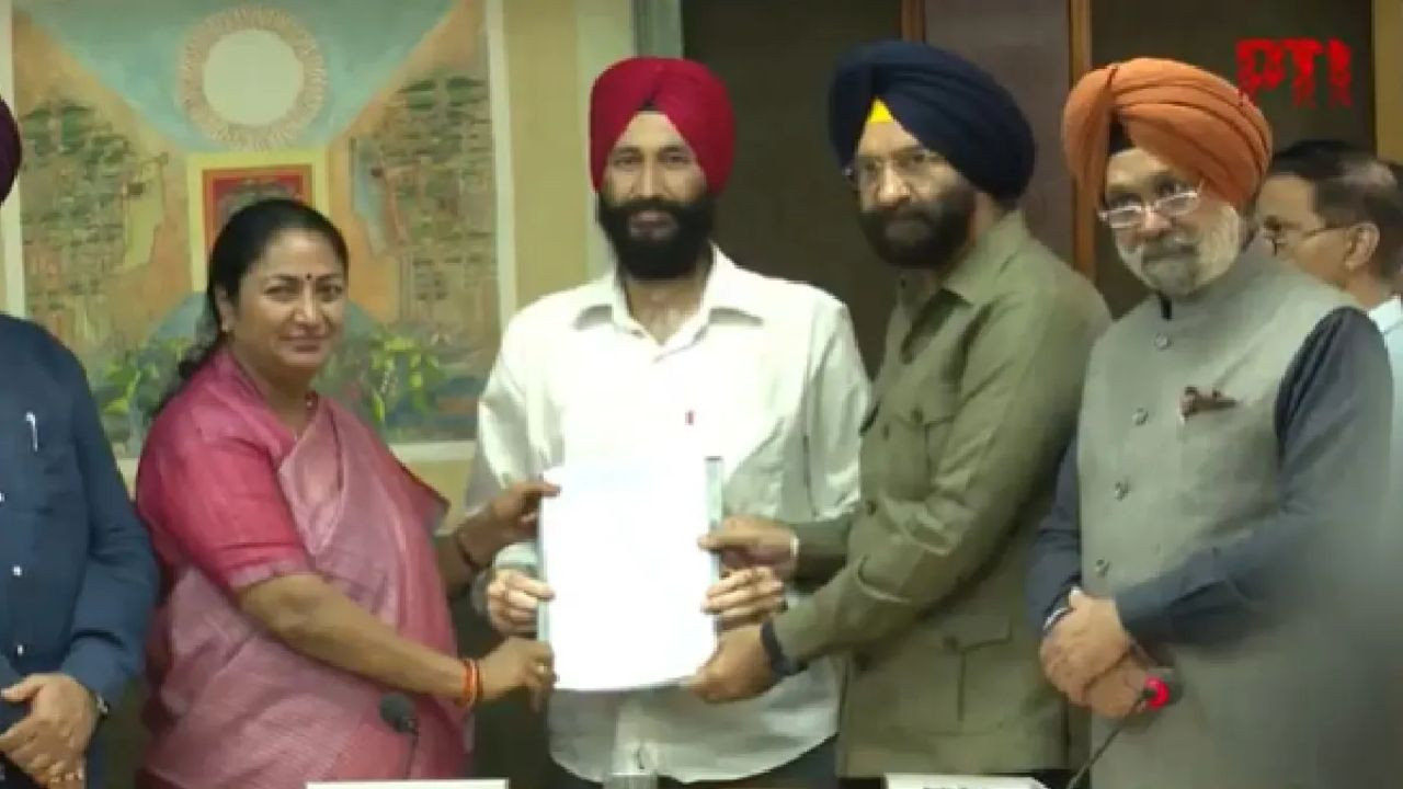 1984 Anti-Sikh Riots: CM रेखा गुप्ता का बड़ा कदम, 40 साल बाद दिल्ली सरकार ने 1984 दंगा पीड़ितों को दी सरकारी नौकरी