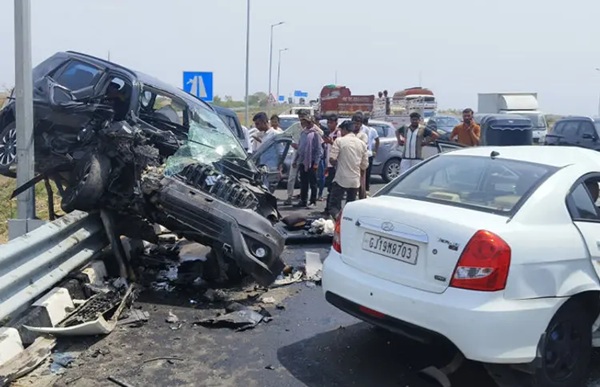 ધોલેરા-ભાવનગર હાઇવે પર ભયંકર અકસ્માત; 4 લોકોનાં મોત