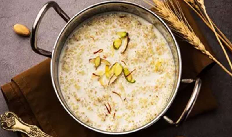 स्वाद और सेहत से भरपूर मीठी दलिया, गर्मियों के लिए बेस्ट ब्रेकफास्ट