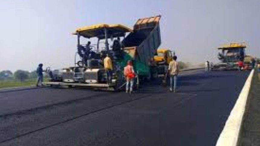 Ganga E-way Construction: 24 घंटे में दो वर्ल्ड रिकॉर्ड! UP के गंगा एक्सप्रेसवे पर बना भारत का नया गौरवशाली इतिहास