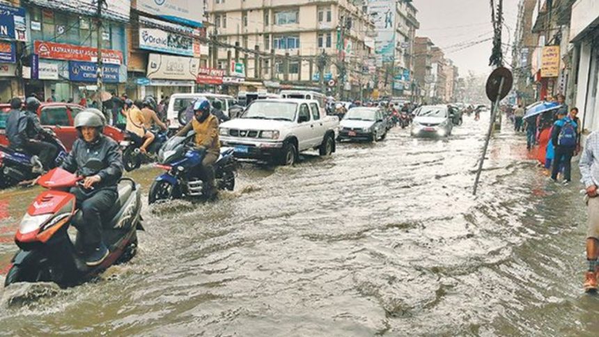 बारिश ने मचाई तबाही! कर्नाटक-केरल में दो की मौत, असम में सड़कों पर समंदर जैसा जलभराव, क्या अगला नंबर आपके शहर का है?