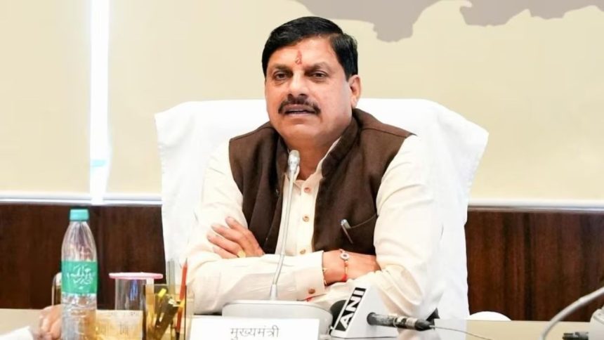 Ladli Behna Yojana: लाडली बहनों को हर मिलेंगे ₹3000 महीने, सीएम मोहन यादव ने किया बड़ा ऐलान