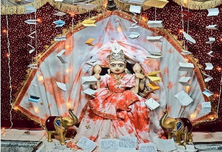 राजस्थान के इस मंदिर में महिलाएं निभाती हैं पुजारी की भूमिका... बुधवार लगता भक्तों का मेला, हर मन्नत होती है पूरी!