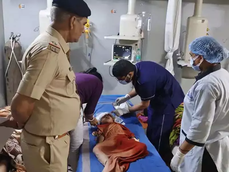CG BREAKING: इमरजेंसी विंडो से गिरा 4 साल का बच्चा, मचा कोहराम