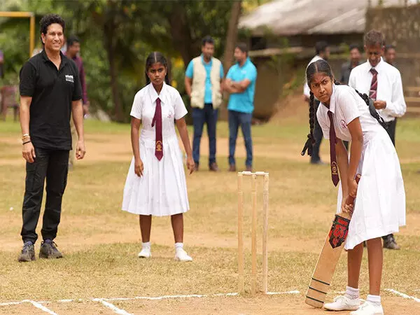"खेलना सिर्फ मनोरंजन से कहीं अधिक है": अंतर्राष्ट्रीय खेल दिवस पर तेंदुलकर