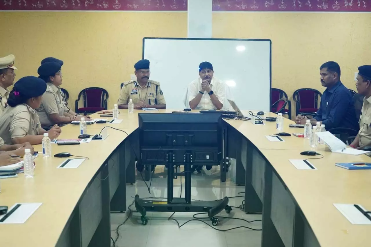 पुलिस महानिदेशक ने सीसीटीएनएस ऑपरेटरों की ली बैठक