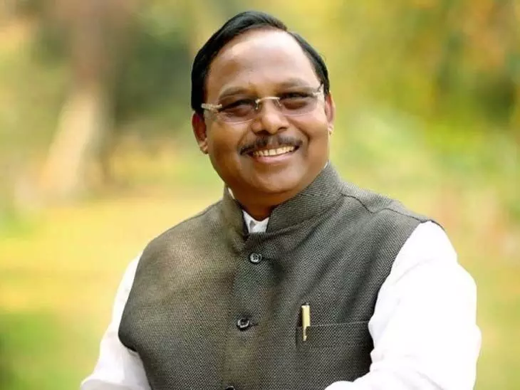 छात्रावास अधीक्षकों की पदस्थापना में पारदर्शिता बरती जाए: रामविचार नेताम