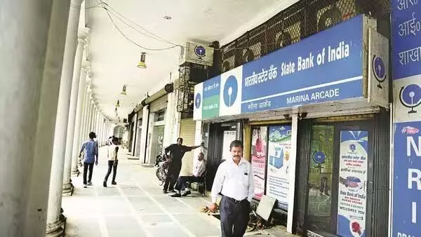 शीर्ष 8 बैंक अपनी 1-वर्षीय सावधि जमा पर ये दरें प्रदान करते हैं
