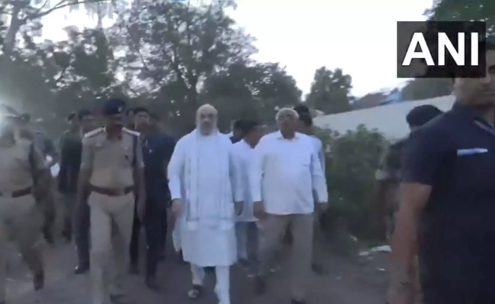BIG BREAKING: अहमदाबाद विमान हादसे के बाद घटनास्थल पर पहुंचे अमित शाह