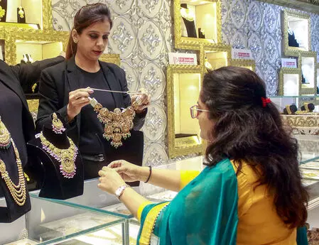 इजरायल-ईरान के बीच संघर्ष से सोने की कीमत एक लाख रुपए के पार