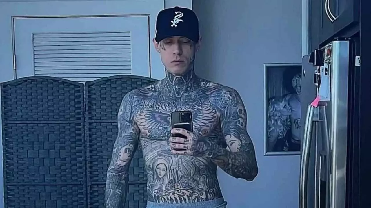 Trace Cyrus ने अपनी पूर्व पत्नी ब्रेंडा सॉन्ग पर मेडिकल संकट का नाटक करने का आरोप लगाया
