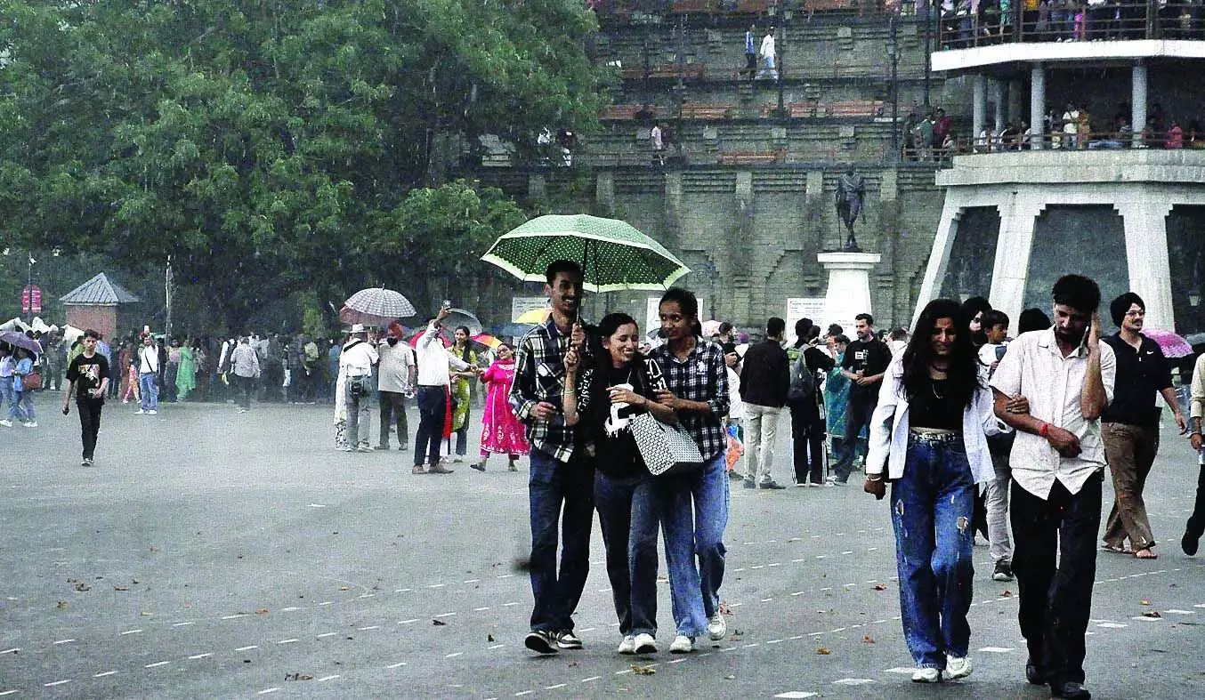 राजधानी में बरसीं राहत की फुहारें