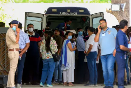 विमान हादसा: सिविल अस्पताल में अब तक 87 लोगों के डीएनए सैंपल का मिलान हुआ