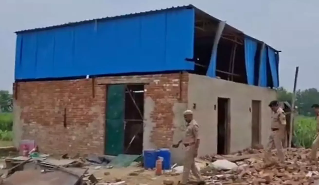 पटाखा फैक्ट्री में विस्फोट, 4 मजदूरों की मौत 6 घायल, VIDEO