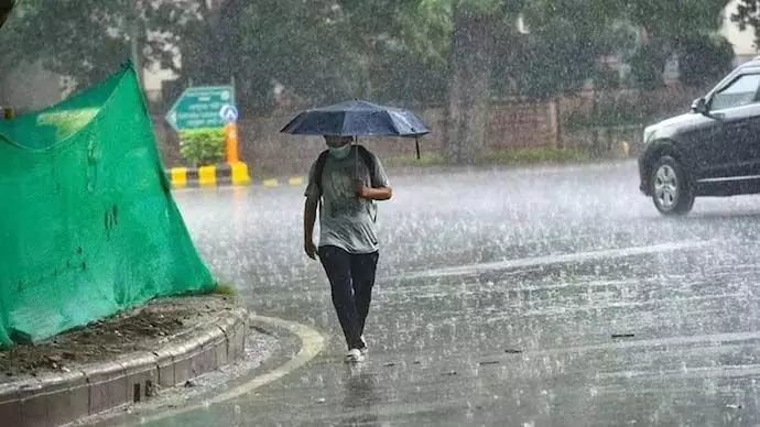UP : मानसून की दस्तक, झमाझम बारिश से मिली गर्मी से राहत