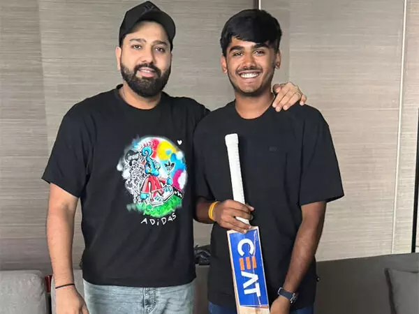 आयुष म्हात्रे ने इंग्लैंड दौरे पर जाने से पहले Rohit Sharma से मुलाकात की