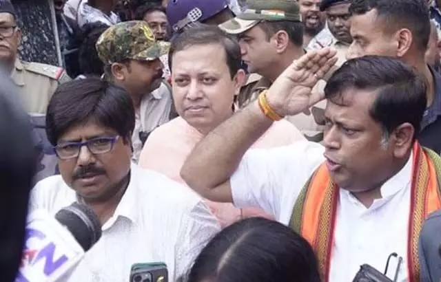 "सुकांत पर जूते फेंके गए, 'चोर' के नारे लगे और अराजकता फैल गई!"