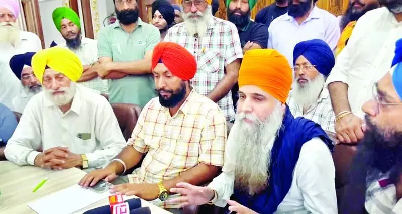 नाराज सिख समुदाय ने दी चेतावनी