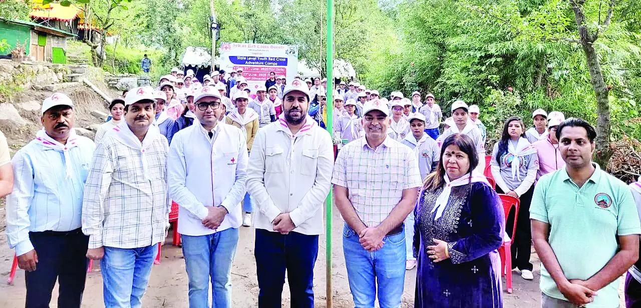रेडक्रॉस में दिखा युवतियों का दमखम
