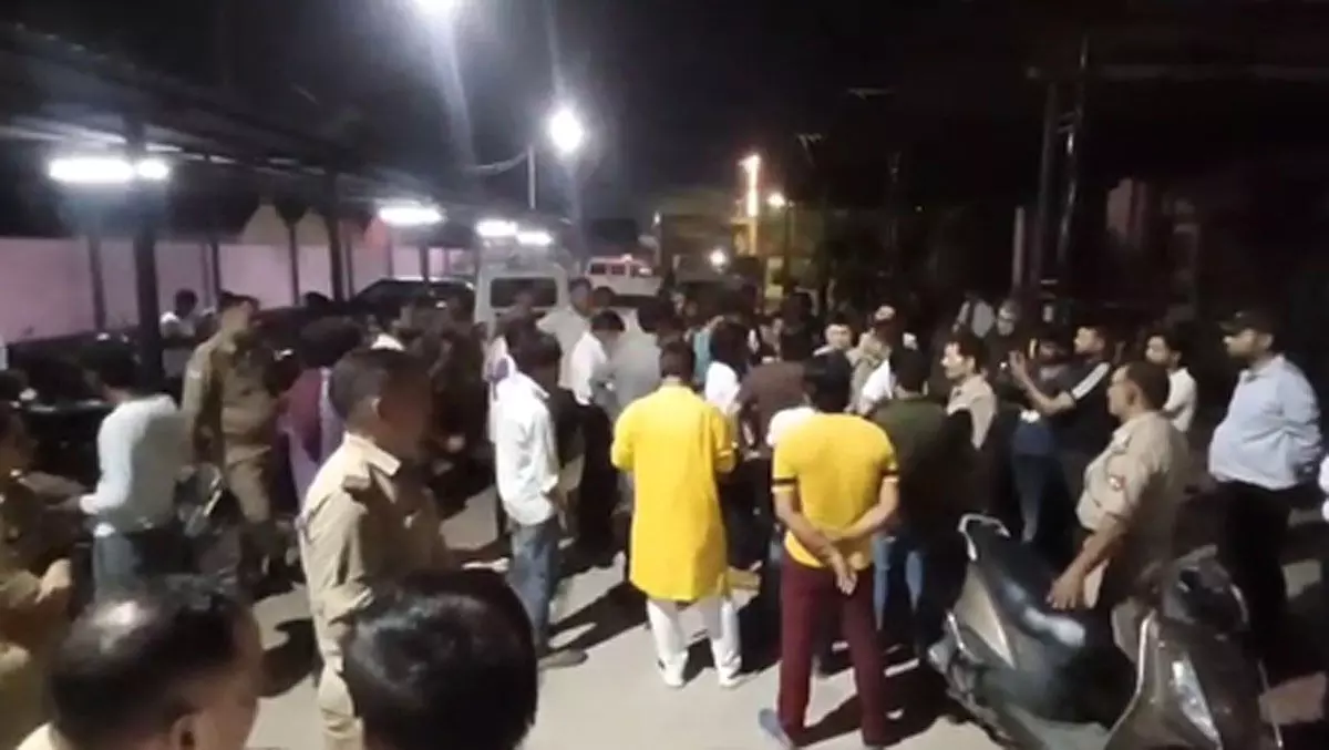 गेस्टहाउस के सीवर में जहरीली गैस का हुआ रिसाव, सफाई कर रहे 2 लोगों की मौत