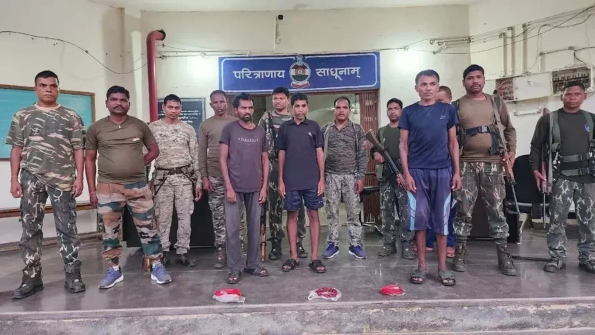 CG BREAKING: माओवादियों के खिलाफ बड़ी कार्रवाई, 5 नक्सली गिरफ्तार, 2 IED नष्ट