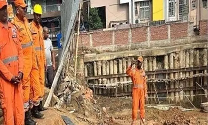 Patna: 3 मकानों का बेसमेंट गिरा, मची अफरातफरी