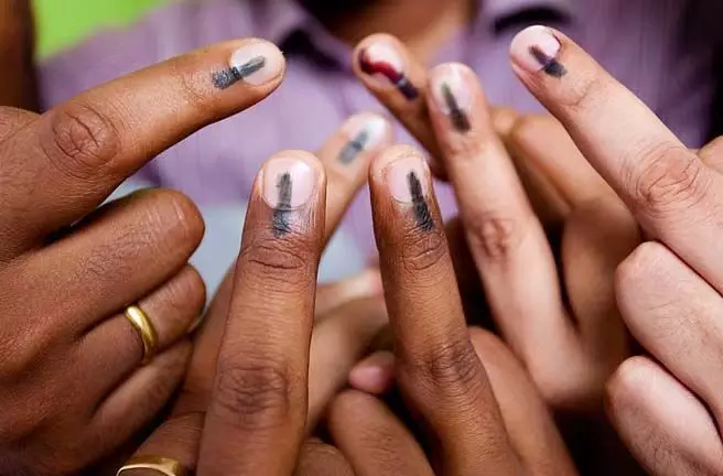 निगरानी कैमरों पर नज़र रखना एक अलग तरह की सुरक्षा
