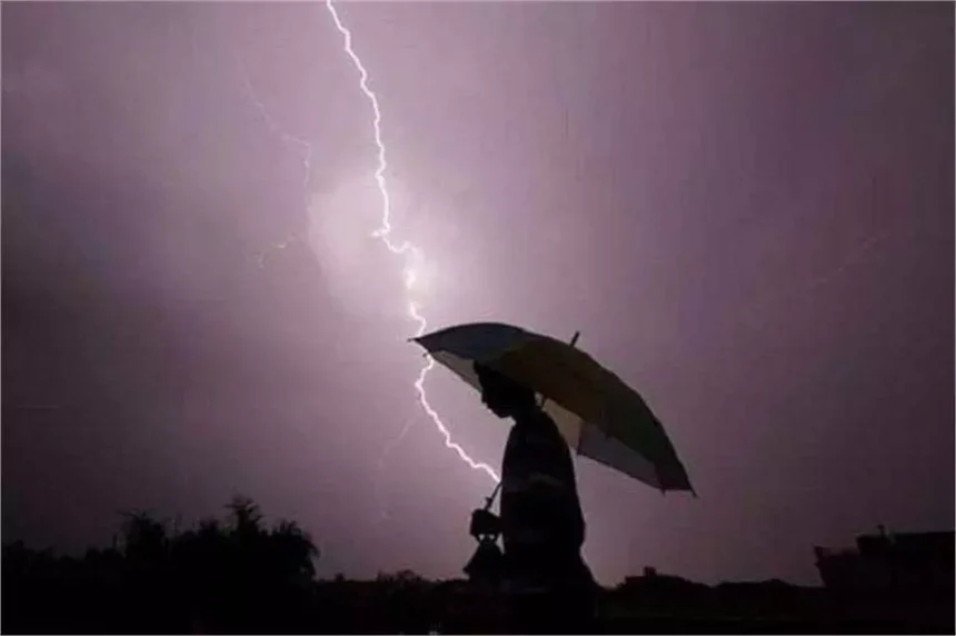 UP Weather:  भारी बारिश, नाले उफान पर, येलो अलर्ट जारी