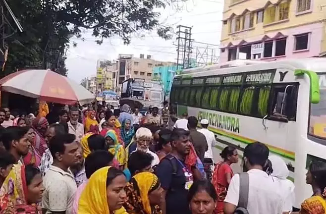 स्मार्ट मीटर रद्द करने की मांग को लेकर बारासात में विरोध प्रदर्शन