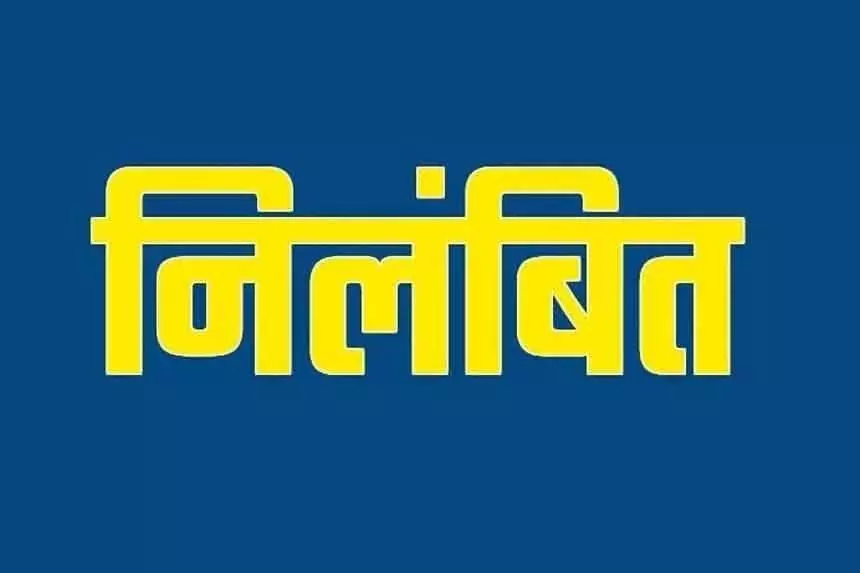 CG BREAKING: नशे की हालत में स्कूल पहुंचे प्रधान पाठक निलंबित, स्प्राइट की बोतल में थी शराब