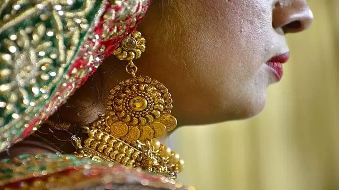 शादी को डेढ़ माह, तीन माह की गर्भवती दुल्हन ने पति को दी हत्या की धमकी
