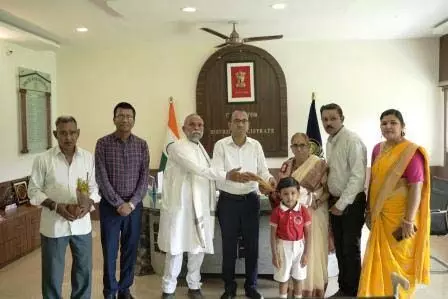 कलेक्टर वसंत ने मीसा बंदियों का किया सम्मान