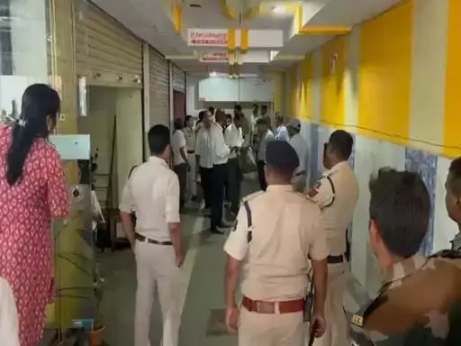 सेंट्रल बैंक की बड़ी कार्रवाई, लोन नहीं चुकाने पर ज्वेलरी शॉप और होटल सील