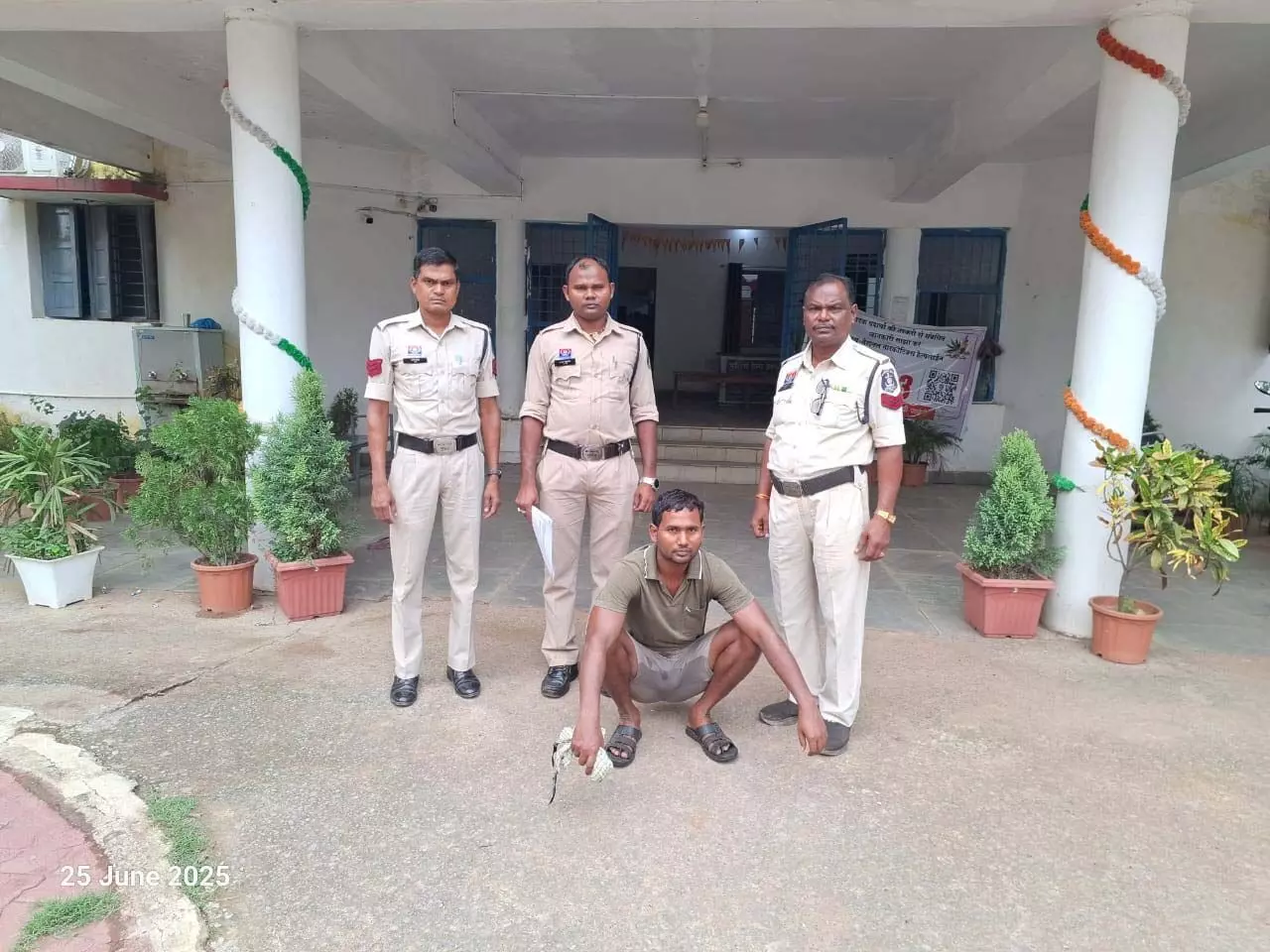 शादी का झांसा देकर किया रेप, शातिर अपराधी गिरफ्तार