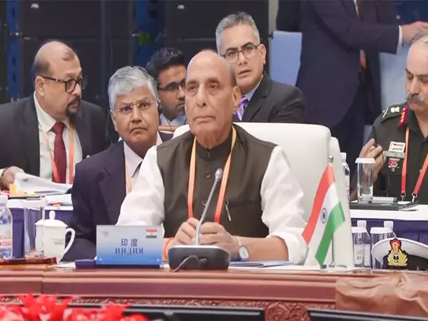 चीन के क़िंगदाओ में एससीओ रक्षा मंत्रियों की बैठक में राजनाथ सिंह ने आतंकवाद के खात्मे का आग्रह किया