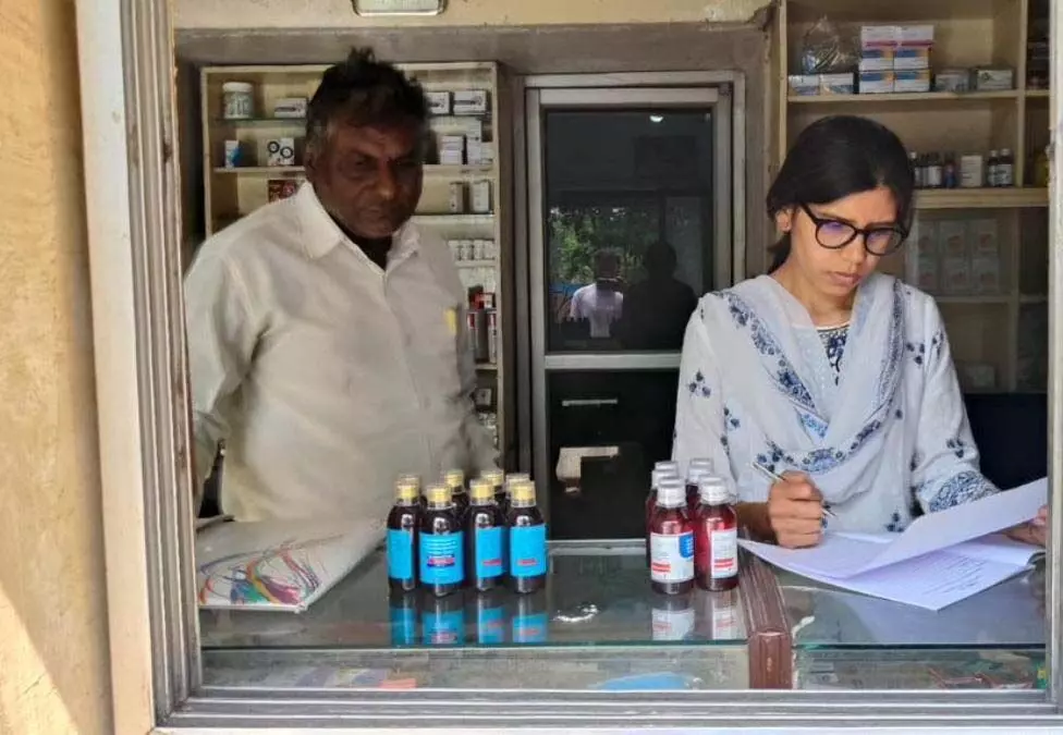 नशीली दवाओं के अवैध कारोबार का भंडाफोड़, दो मेडिकल स्टोर्स का लाइसेंस रद्द
