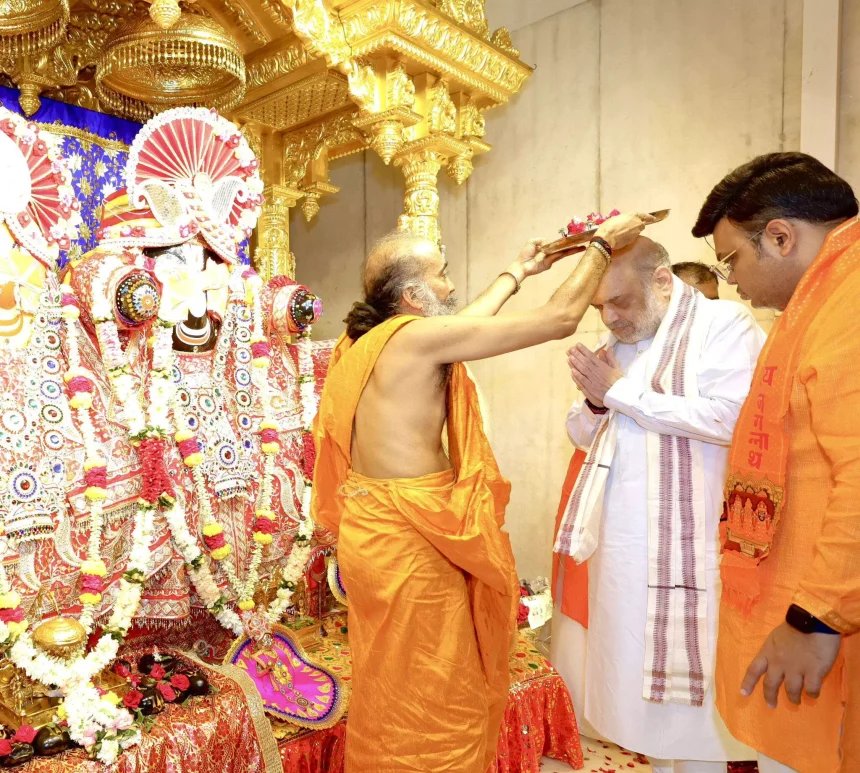 अमित शाह ने श्री जगन्नाथ मंदिर में आरती की