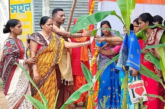 जंगलमहल पिराकाटा में बड़े बजट की पूजा की तैयारी