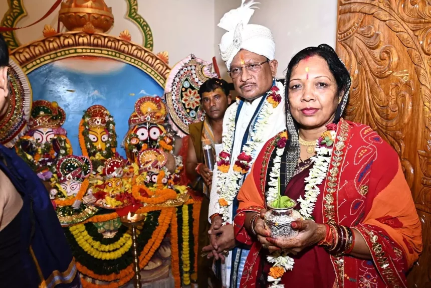 परंपरागत श्रद्धा-भक्ति और उल्लास के वातावरण में निकाली गई भव्य रथयात्रा