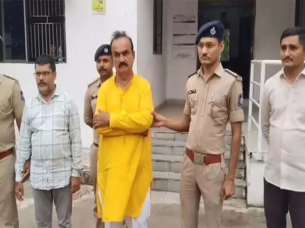 Gujarat कांग्रेस उपाध्यक्ष हीरा जोतवा और उनके बेटे सहित तीन लोगों को कथित मनरेगा घोटाले के लिए गिरफ्तार किया गया