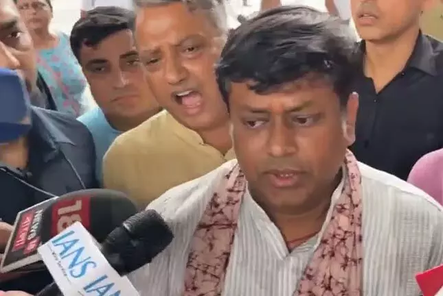 कसबा घटना के विरोध में तुलकलाम गरियाहाट चौराहे पर विरोध प्रदर्शन