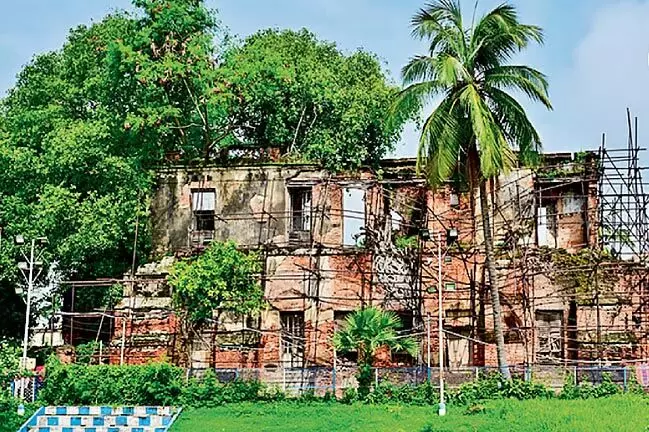लापरवाही के कारण क्लाइव-सिराज ने अपने घर को लेकर कोर्ट में केस दायर किया