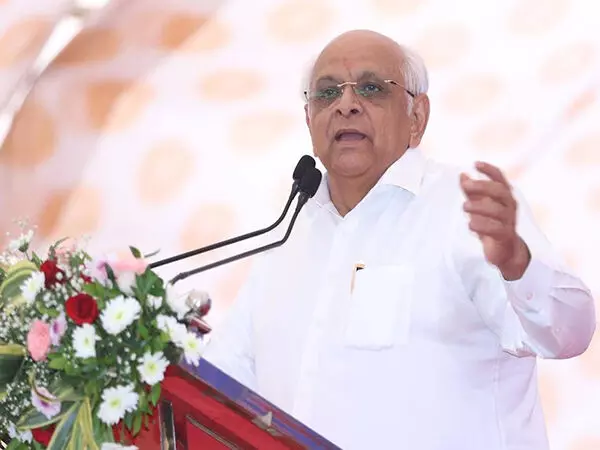 Gujarat CM ने भुज में राष्ट्रीय स्तर की सीनियर महिला हैंडबॉल चैंपियनशिप का उद्घाटन किया