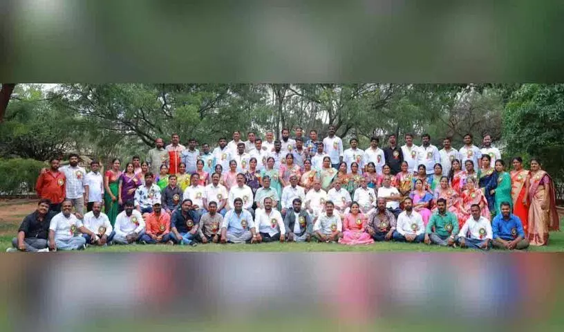 Hayatnagar जिला परिषद हाई स्कूल के पूर्व छात्र पुनर्मिलन समारोह का आयोजन
