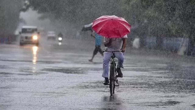 मौसम विभाग का अलर्ट : बंगाल की खाड़ी से आ रही है बारिश की नई लहर
