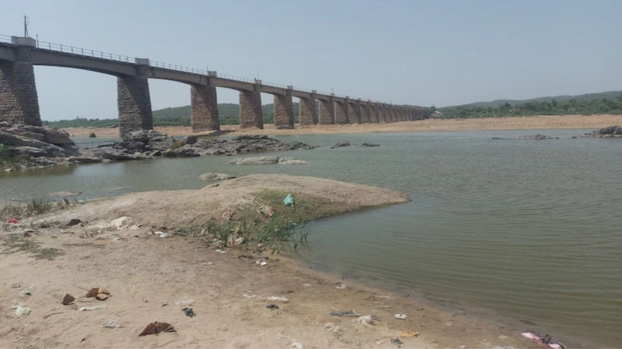 राजस्थान के टोंक से एक हादसे की खबर सामने आ रही है. यहां बनास नदी में नहाने...