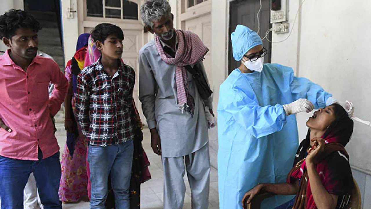 भारत में कोरोना के नए वेरिएंट से जुड़े 163 मामले सामने आए हैं. द लैंसेट की एक...