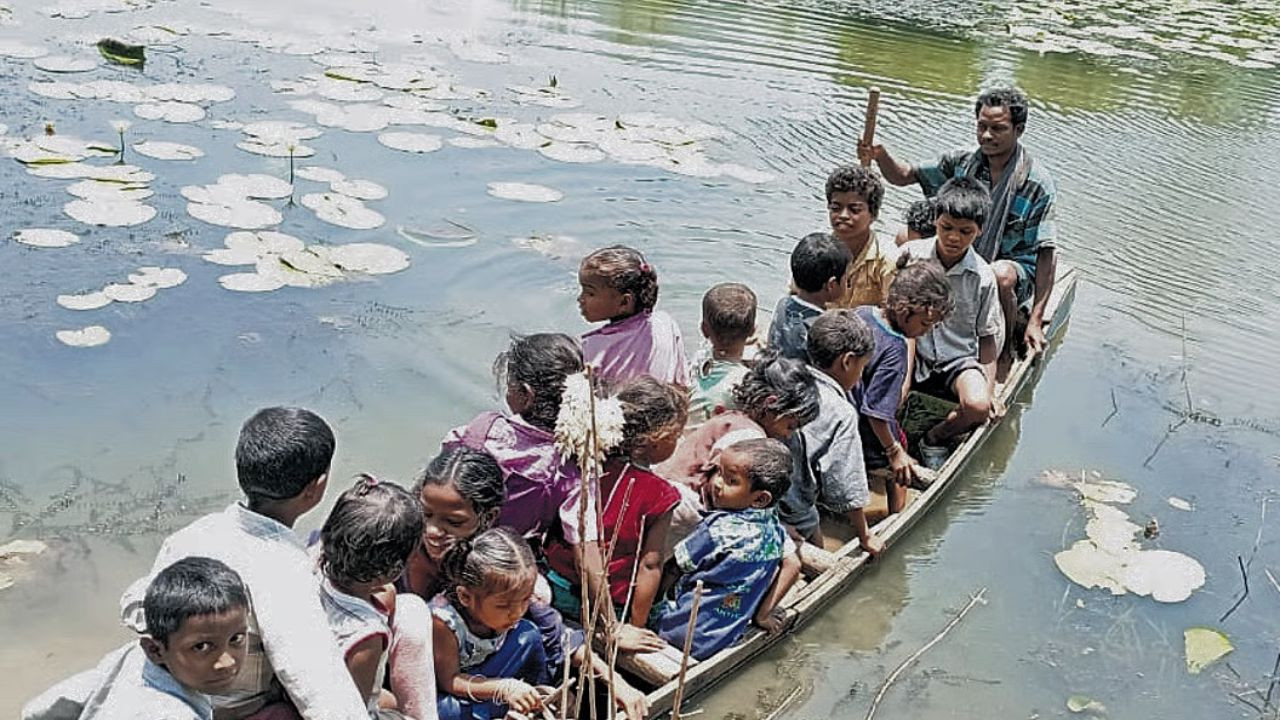 Solubongu Village Education: सोलूबोंगु के बच्चे पड़ोसी जिले अनाकापल्ली के तामराब्बा में...