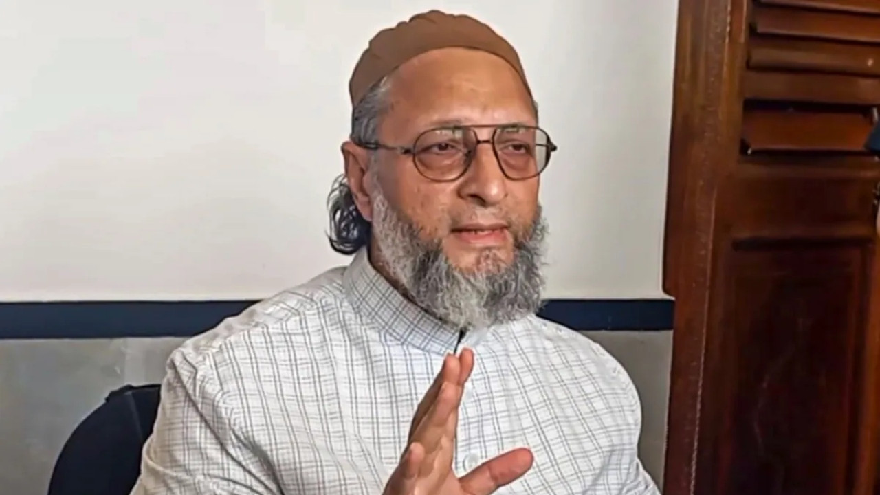 ओवैसी जो राजनयिक प्रतिनिधिमंडल में से एक का हिस्सा थे ने बाद में अपनी...