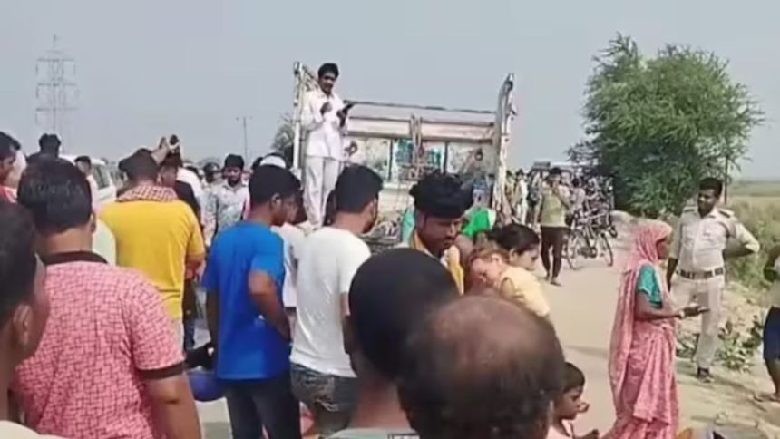 बिहार के सारण जिले में सोमवार सुबह एक भीषण सड़क हादसा हुआ, जिसमें पांच...